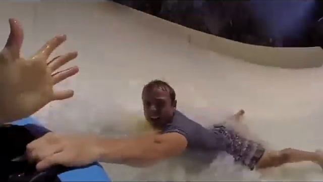 Me and my dad react to WATER SLIDE Fails!!!!! смотреть онлайн