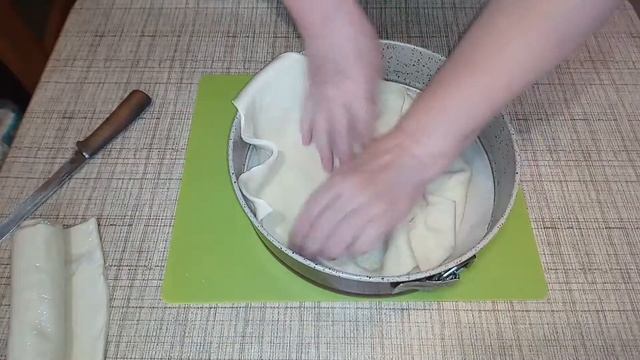 Пирог с клубникой, заливной, когда уже наелись свежих ягод. смотреть онлайн