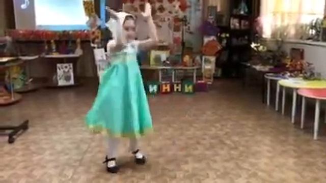 Ангелина поёт частушки про рябину, 7 лет. смотреть онлайн