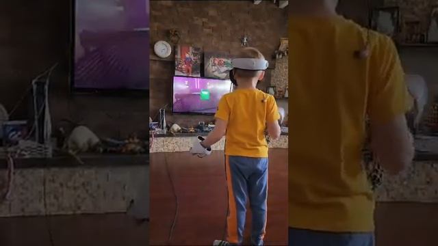 BEAT SABER PS VR 2 Развиваем связь между полушариями или профилактика деменции??? сын 5 лет смотреть онлайн