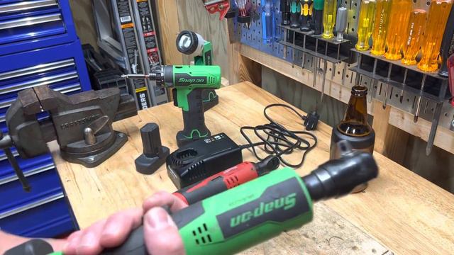 Broke Maintenance Guy Buys Snap-On 14.4 Cordless Tools! смотреть онлайн