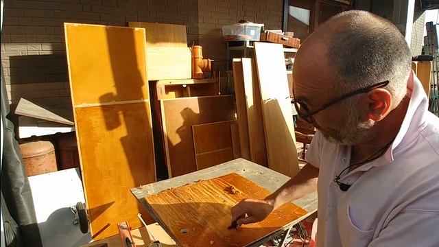 как удалить старую краску и лак с мебели своими руками. химический способ смотреть онлайн