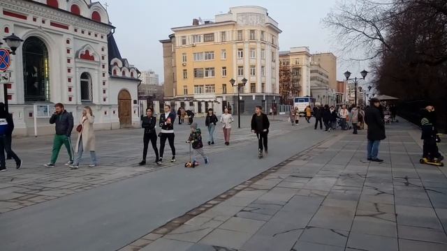 ДЕНЬ КОСМОНАВТИКИ В САРАТОВЕ. ИСТОРИЧЕСКИЙ ЦЕНТР ГОРОДА. смотреть онлайн
