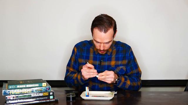How To Roll A Hash Doobie! Just In Time For Hash Bash 2022! смотреть онлайн