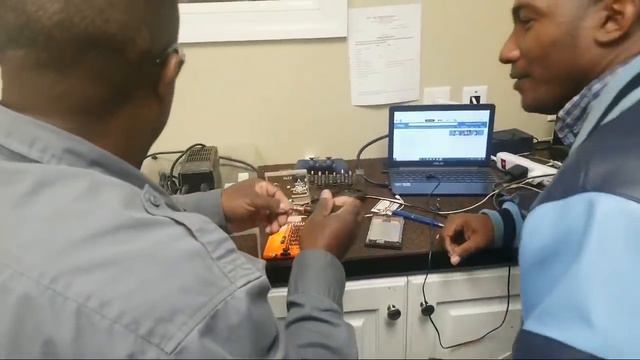 How To Fix A Cell Phone смотреть онлайн