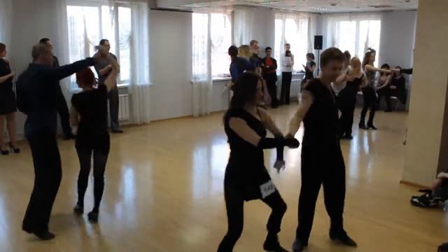 Соревнования по ХАСТЛУ в Красноярске. Шаг Вперед-2016 DnD Rising Star 1/2 финала 1 заход 2 мелодия смотреть онлайн
