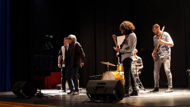 Mike Vernon & The Cat Squirrel, Centro Cultural El Torito de Moratalaz. 241123 смотреть онлайн