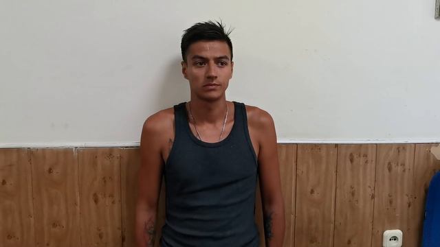 В Анапе пьяный парень украл дамскую сумочку и забыл куда её положил смотреть онлайн
