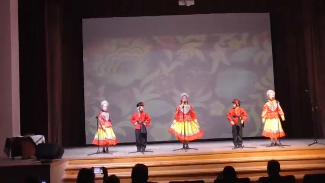 Ансамбль"Бусинки" песня - "Пироги" смотреть онлайн