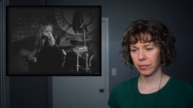 An emotional performance. Reaction & Vocal Analysis of Eva Cassidy singing Over the Rainbow смотреть онлайн