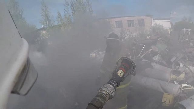 (20.05.23) Горит мусор.100 квадратов.? смотреть онлайн