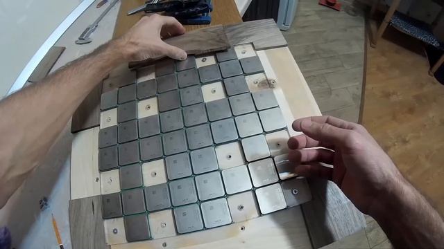 Шахматная доска из процессоров. Третья часть смотреть онлайн