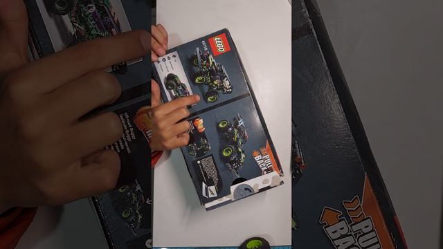 LEGO Monster Jam - Grave Digger 42118 смотреть онлайн