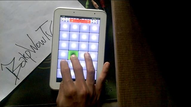 Skrillex Bangarang with Skrillex Dubstep Music Pad 2 App смотреть онлайн