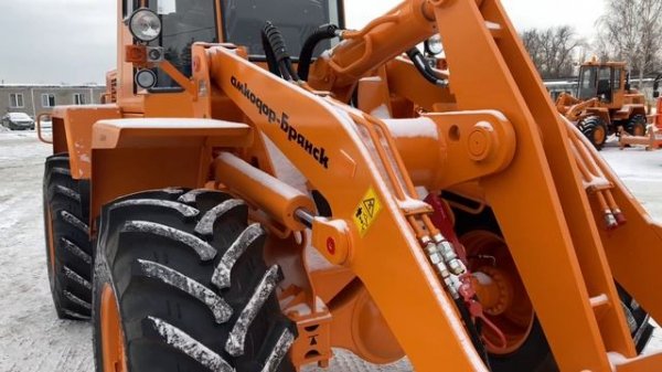 Обзор АМКОДОР 332С4