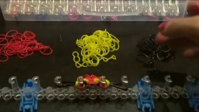 Браслет из цветных резинок - радужек №22 "Эрика". Rainbow loom bands. смотреть онлайн