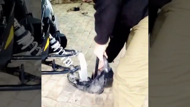 Колеса на лыжу снегохода смотреть онлайн