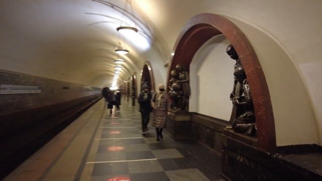 Москва // Метро Москвы // В поиске?самых красивых станций Московского метрополитена! // Экскурсия смотреть онлайн