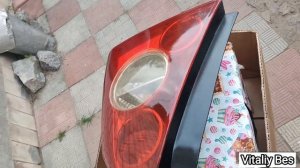 Тонируем задние фонари лаком из баллончика