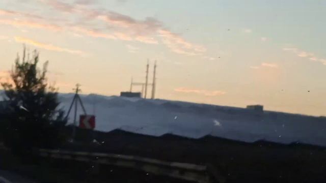 Заехали на море в гости к бабушке и дедушке. Едем домой, темнеет. Много солнечных батарей смотреть онлайн