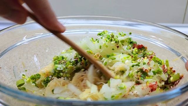 БЕРУ ЛУК С КАРТОШКОЙ. ОНИ ТАКИЕ ВКУСНЫЕ. КОГДА У ВАС ЕСТЬ ЛУК С КАРТОФЕЛЕМ ПРИГОТОВЬТЕ ЭТО БЛЮДО. смотреть онлайн
