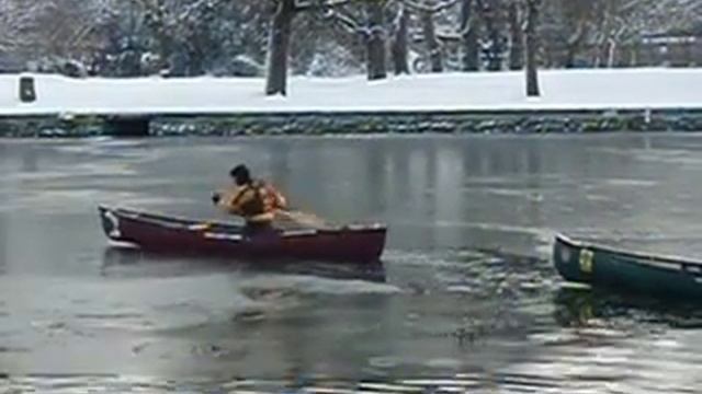 Viking Kayak Club on the Frozen River Great Ouse - Dec 2010 смотреть онлайн
