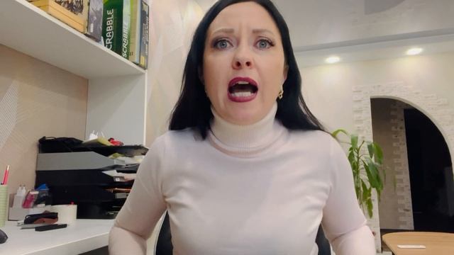 Владимир Маяковский "Скрипка и немножко нервно". Исполняет актриса Валерия Емельянова смотреть онлайн