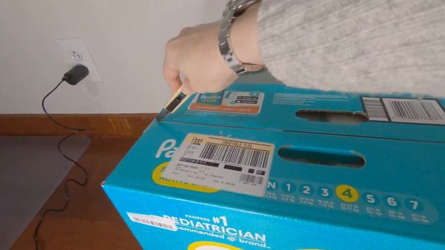 Pampers Swaddlers Active Baby Disposable Diapers-Size 4 Unboxing- 幫寶適 Swaddlers 尿布 4號 開箱 - 1/30/202 смотреть онлайн