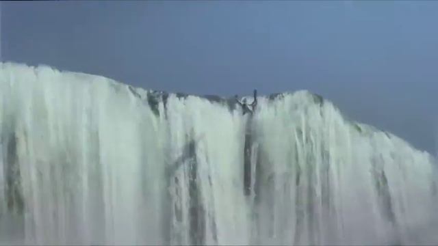 Муж застал в шкафу жены мужика в трусах. Захватывающая история. ))) смотреть онлайн