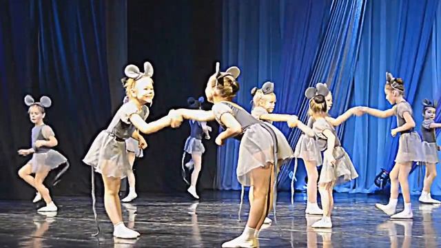 Танец мышек. смотреть онлайн