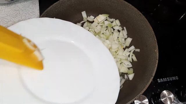 Рассольник классический с перловкой и огурцами смотреть онлайн