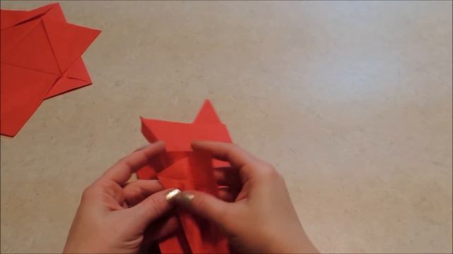 Poinsettia Napkin Folding смотреть онлайн