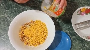 Салат с Кукурузой, фасолью и Сухариками. Легко, Быстро, Вкусно. Когда гости на пороге