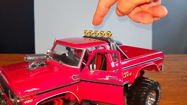HIGH ROLLER II 1979 FORD F250 KINGS OF CRUNCH GREENLIGHT 1/18 смотреть онлайн