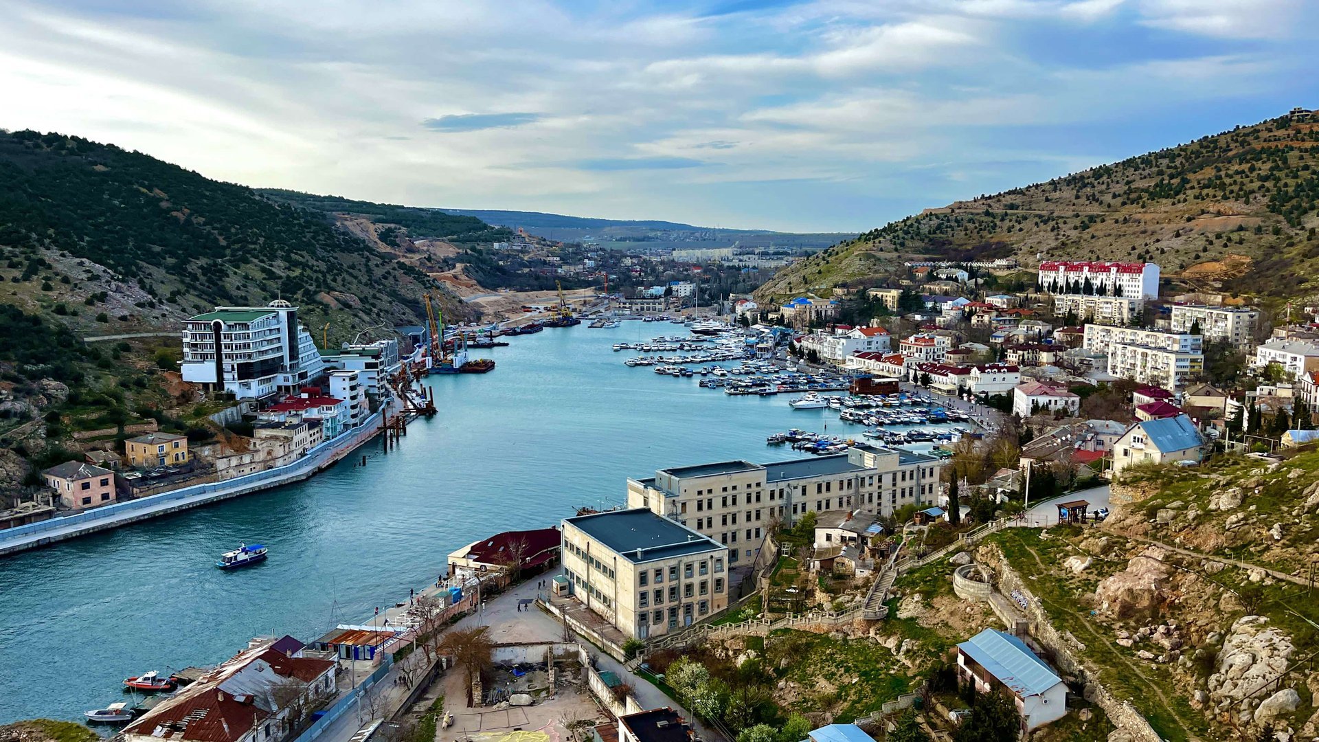 Я ОБОМЛЕЛ от увиденного в Балаклаве-Дача Зусмана,дома Мануйли и Гинали,храм 12 Апостолов!Севастополь смотреть онлайн