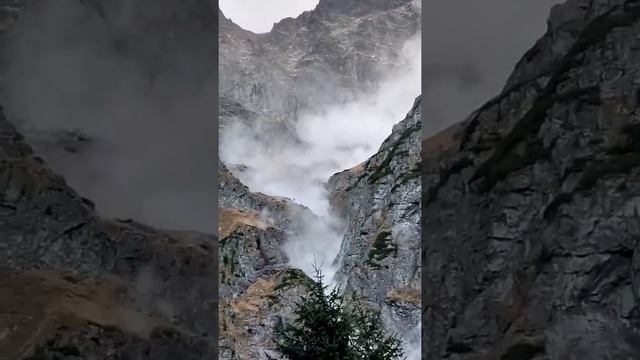 Lawina kamienna w rejonie Morskiego Oka - KU PRZESTRODZE смотреть онлайн