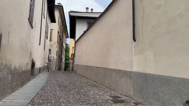 Италия , Бергамо за 1 день . Bergamo Italy смотреть онлайн