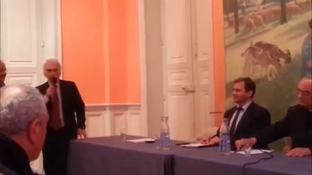 Témoignage et débat sur la construction de la première Cathédrale au BAHREIN смотреть онлайн