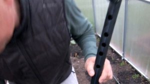 #2 Отверстие в ПНД трубе для капельного полива