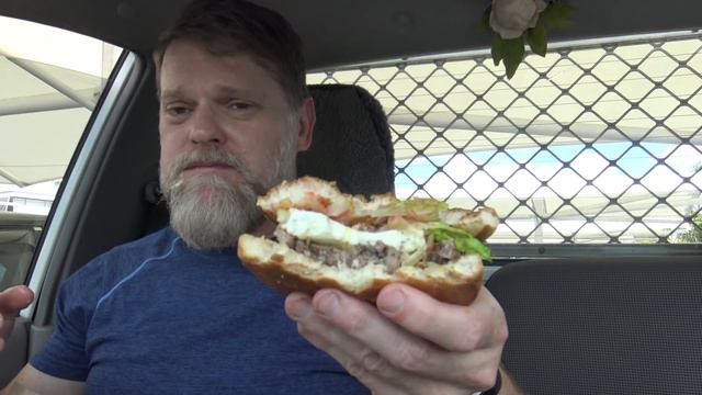 McDonalds Aussie Angus Burger Review Mukbang смотреть онлайн