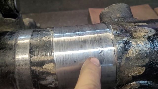 Цилиндр опорный от ломовоза или лесавоза.