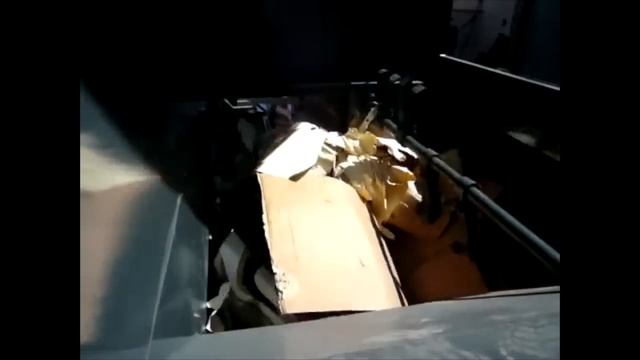 Шнековый пресс. Прессуем упаковку (картон, паллеты). http://www.netmus.ru смотреть онлайн