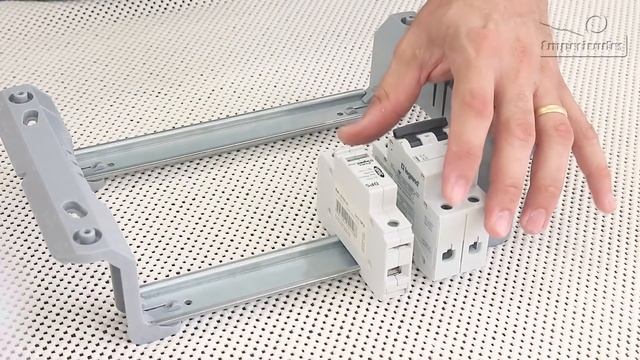 Caixa Distribuição Legrand Practibox S