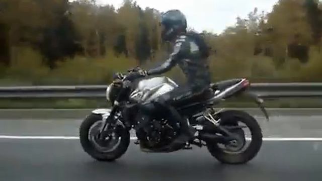 Лучший трюк на мото в 2009м году смотреть онлайн