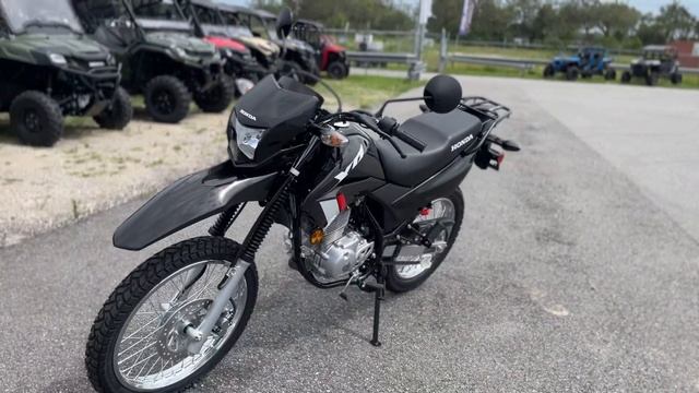 2023 Honda® XR150L смотреть онлайн