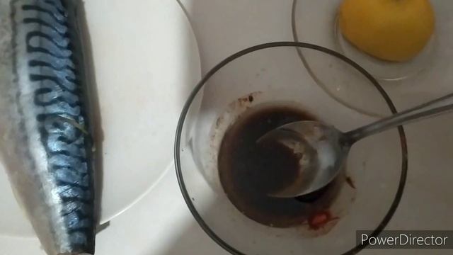 Скумбрия в духовке с соевым соусом, лимоном и паприкой смотреть онлайн
