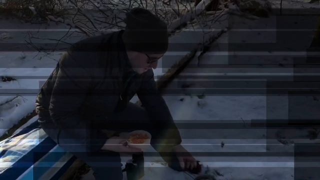 Готовим суп зимой во время прогулки смотреть онлайн