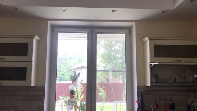 Электрические рулонные шторы с аккумулятором на раму окна смотреть онлайн