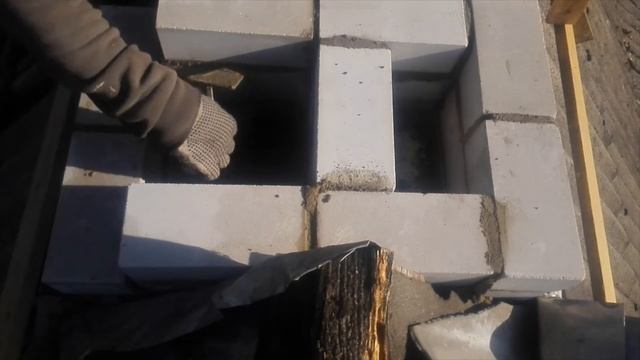 Repairing A Chimney ( Laying The Next Row Of Bricks!) Кладка следующий ряда кирпичей!