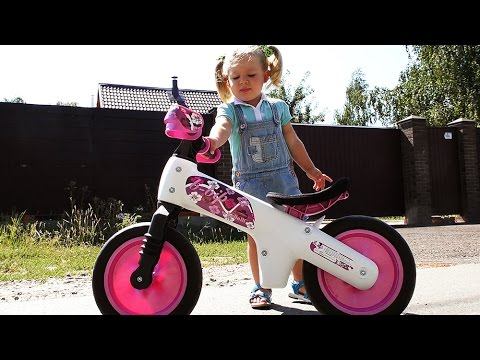 ✿ НОВЫЙ БЕГОВЕЛ МИННИ МАУС и Микки Маус Mickey and Minnie Mouse Strider Bike Клуб Микки Мауса смотреть онлайн